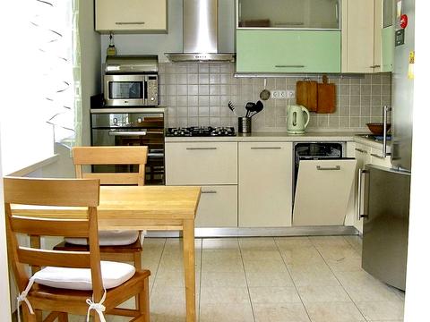 квартира за адресою Братська вул., 10