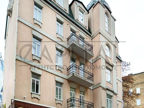комерційна за адресою Ярославів Вал вул., 8-Б