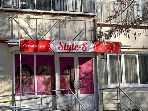 комерційна за адресою Чорних Запорожців вул. (Короленка), 68