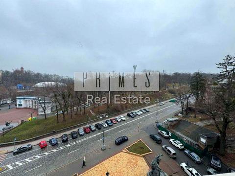 комерційна за адресою Музейний пров., 4