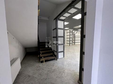 комерційна за адресою Івана Франка вул., 2б