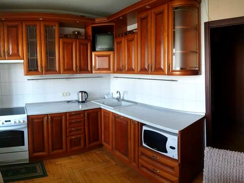 квартира по адресу Драгоманова ул., 40-А