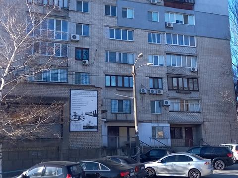 квартира за адресою Універсальний пров., 7а