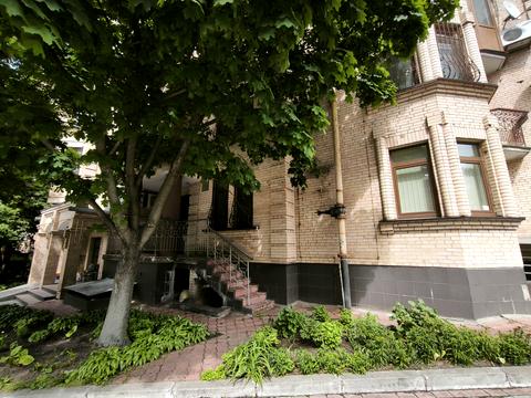 комерційна за адресою Кудрявська вул., 13-19