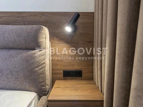 квартира по адресу Олександра Олеся ул., 7