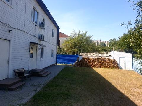 комерційна за адресою Руставелі вул., 31