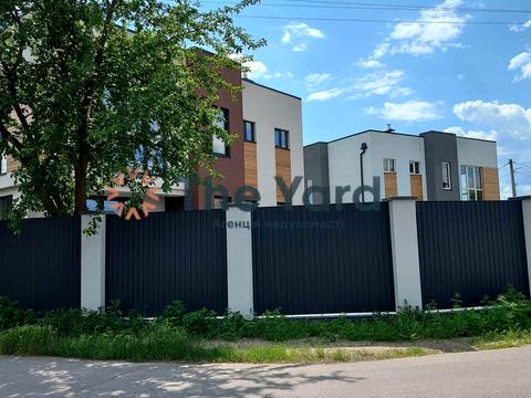 будинок за адресою Набережна вул.