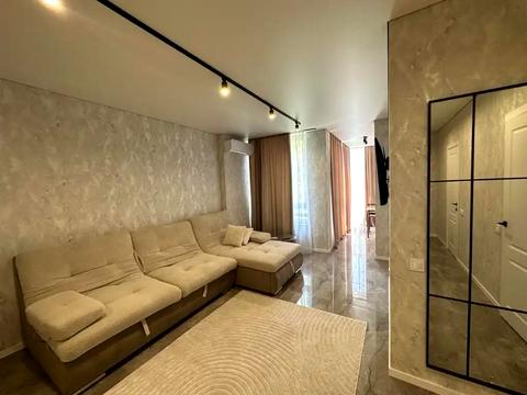 квартира за адресою Космічна вул., 5
