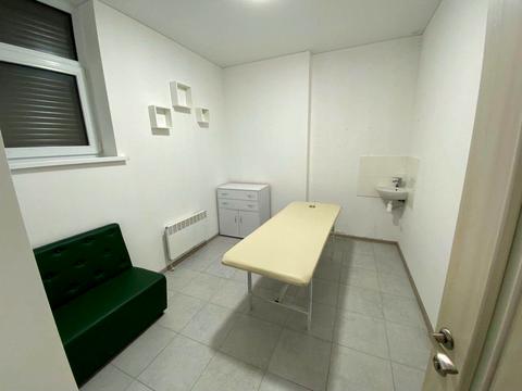 комерційна за адресою В'ячеслава Чорновола вул., 15