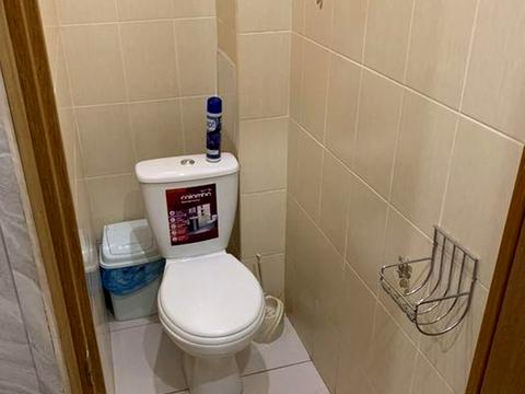 комерційна за адресою Володимирська вул., 82