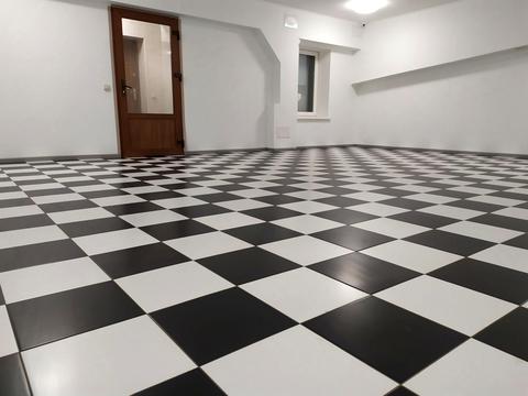 комерційна за адресою Юності вул., 3