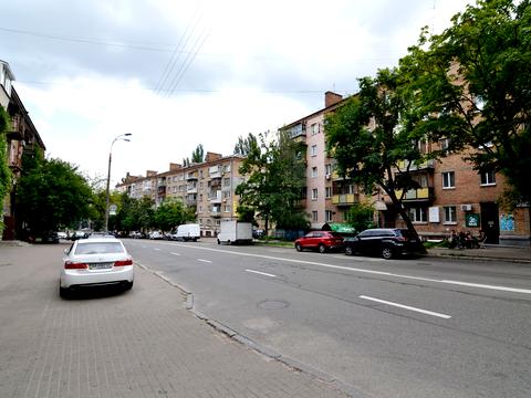 комерційна за адресою Білоруська вул., 15-А