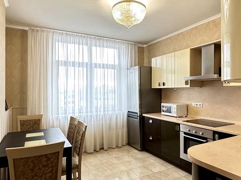 квартира за адресою Анни Ахматової вул., 22