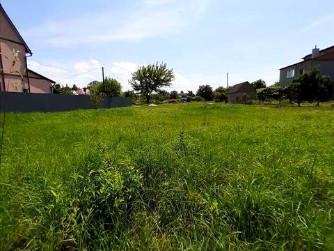 участок по адресу Центральна, 1