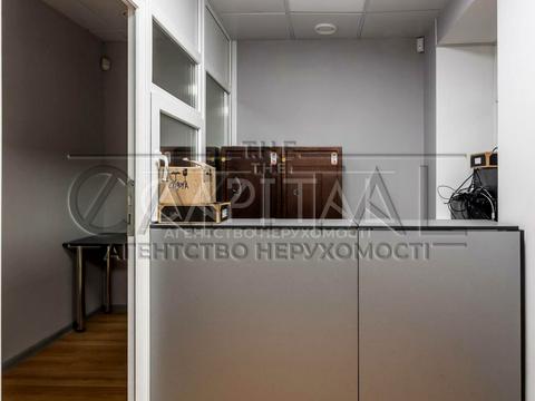 комерційна за адресою Воздвиженська вул., 43