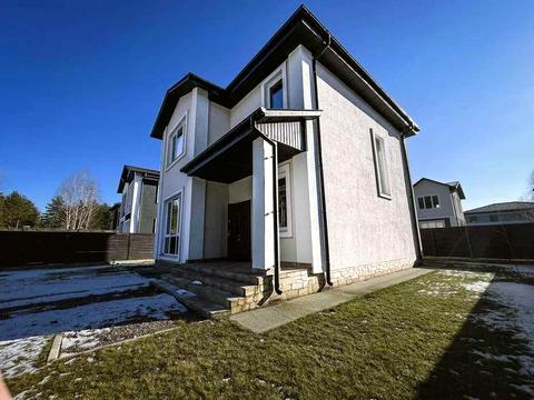 дом по адресу Євгена Плужника ул.