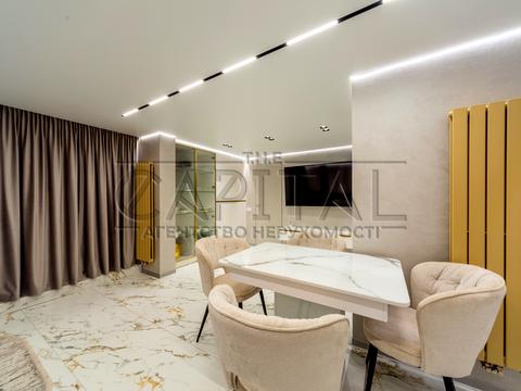 будинок за адресою с. Нові Безрадичі, Жовта