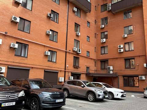 квартира за адресою Академіка Чекмарьова вул., 2