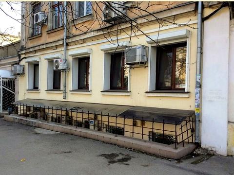 комерційна за адресою Базарна вул., 73