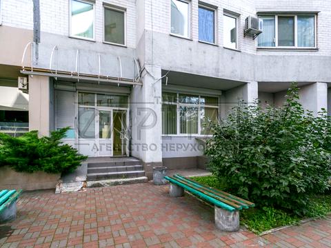 комерційна за адресою Миколи Бажана просп., 12