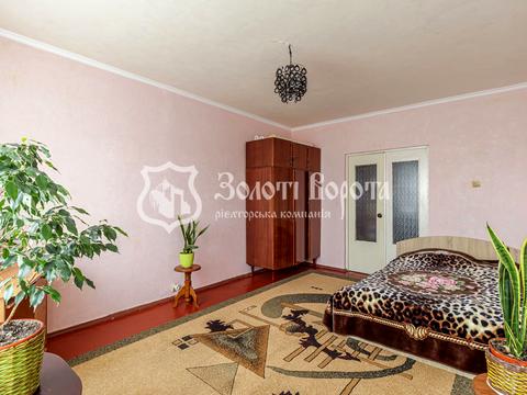 квартира за адресою Сержа Лифаря вул. (Олександра Сабурова), 17