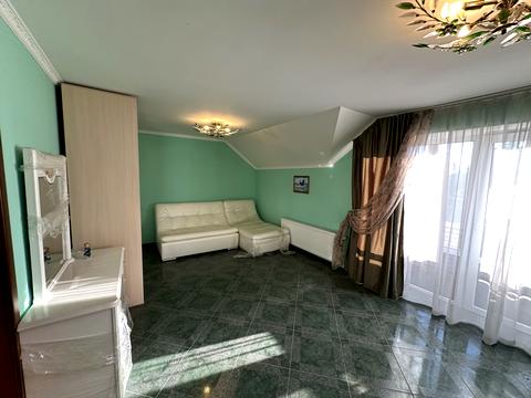 комерційна за адресою Агатангела Кримського вул., 5