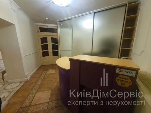 комерційна за адресою Володимира Івасюка просп. (Героїв Сталінграду), 20