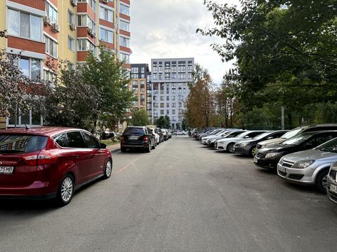 квартира за адресою Салютна вул., 1-Б