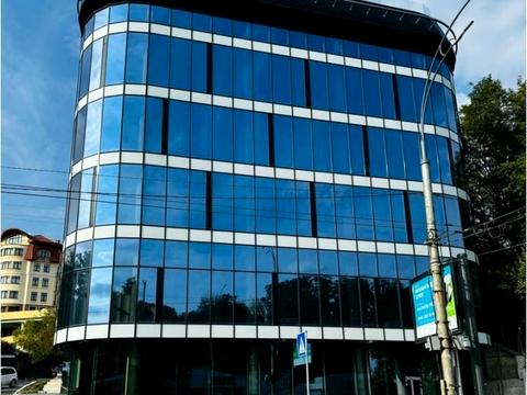 комерційна за адресою Докучаєвська вул., 25