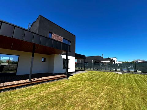 будинок за адресою Амосова