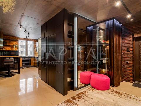 квартира за адресою Анни Ахматової вул., 30