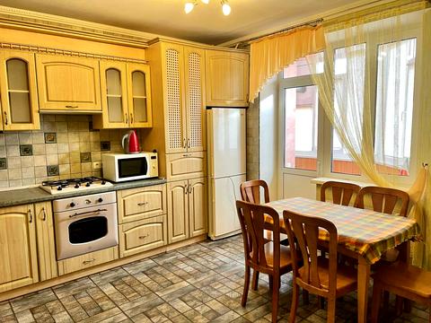 квартира по адресу небесної сотні, 81