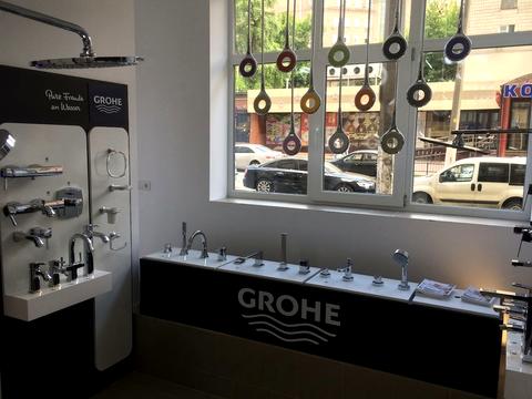 комерційна за адресою Дмитрівська вул., 75