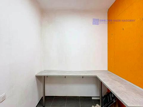 комерційна за адресою Виконкомівська вул., 10