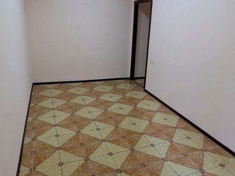 комерційна за адресою Кропивницького вул., 18