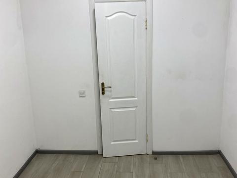 комерційна за адресою Червона вул., 3