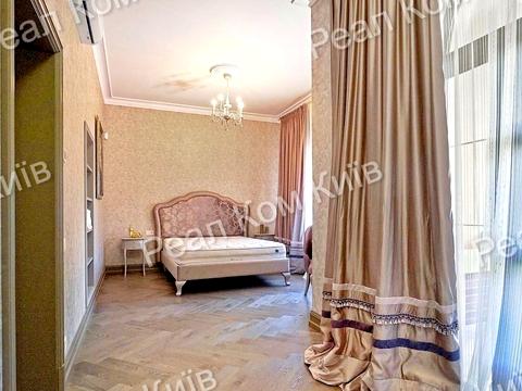 будинок за адресою Спортивна вул.