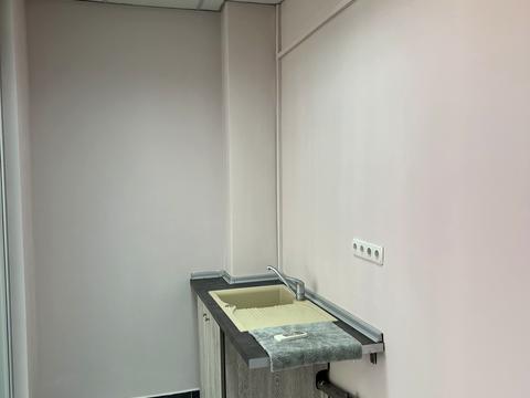 комерційна за адресою Дніпровська набережна вул., 25а
