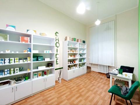 комерційна за адресою Героїв Майдану вул. (Театральна), 10