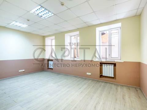 комерційна за адресою Бульварно-Кудрявська вул. (Воровського), 8