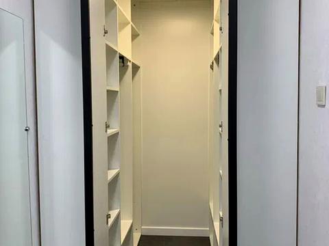 квартира по адресу Зои Гайдай ул., 9-А