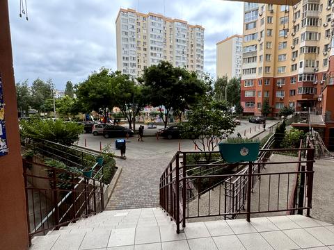 комерційна за адресою Райдужний масив вул., 11