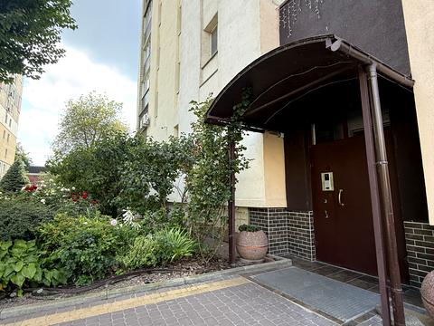 квартира за адресою Дніпровська набережна вул., 13