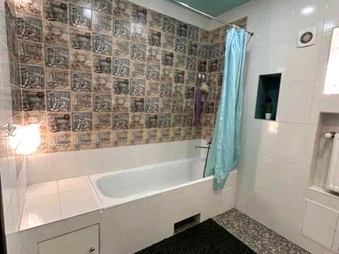 будинок за адресою Осіння вул., 37