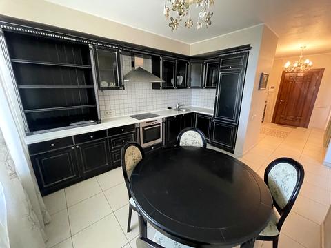 квартира за адресою Феодосійська вул., 10