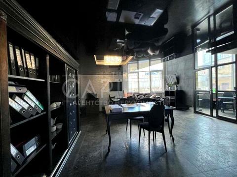 комерційна за адресою Василя Тютюнника вул. (Анрі Барбюса), 37/1