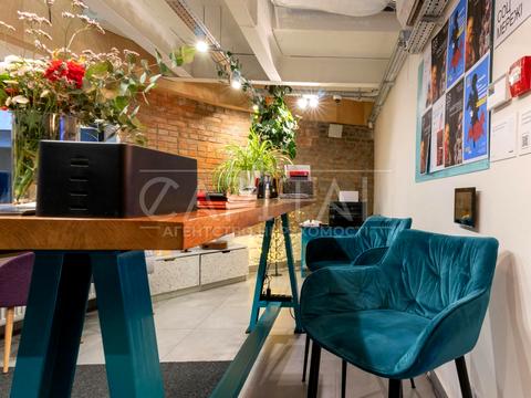 комерційна за адресою Марка Безручка вул., 24