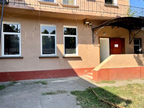 комерційна за адресою Адміральський просп., 38