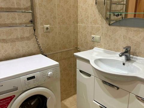 квартира за адресою Героїв Оборони вул., 10-А