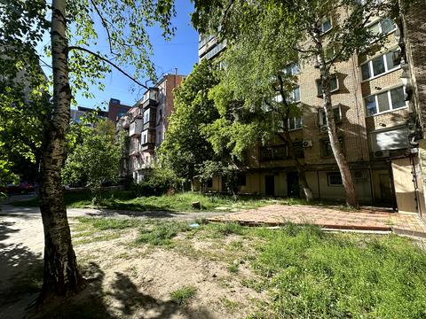 коммерческая по адресу Саксаганського, 45